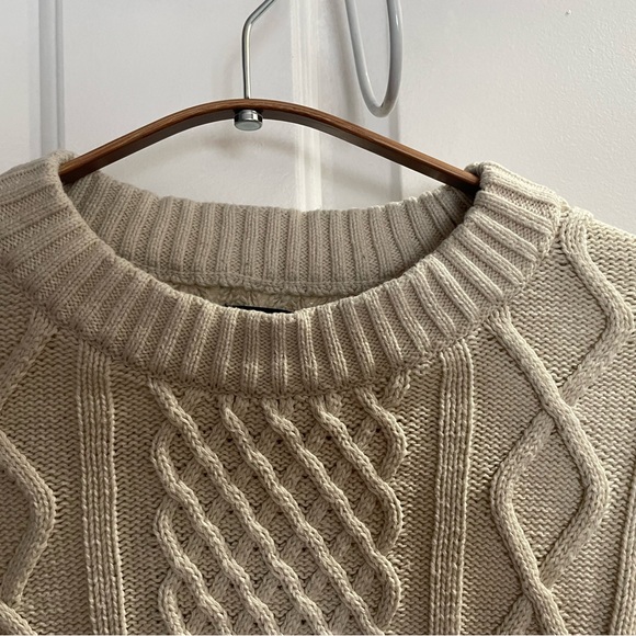 Gap Sweater - Picture 3 of 5